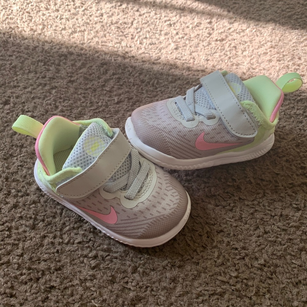Nike shoes size 5